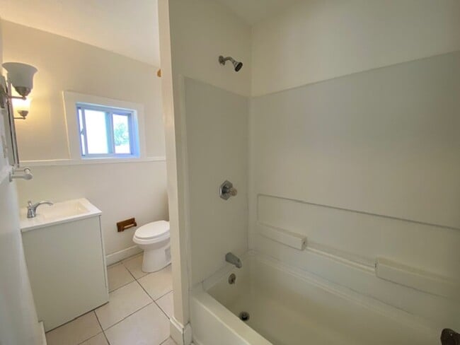 Building Photo - University Park 3BR w/ First-Floor Bedroom...