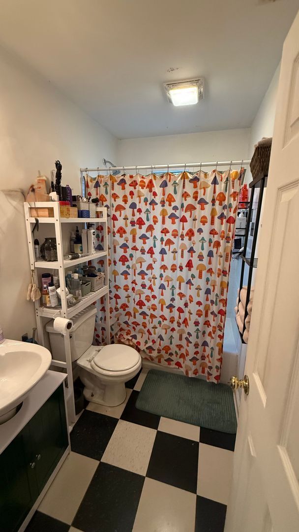 Building Photo - 505 N Greensboro St