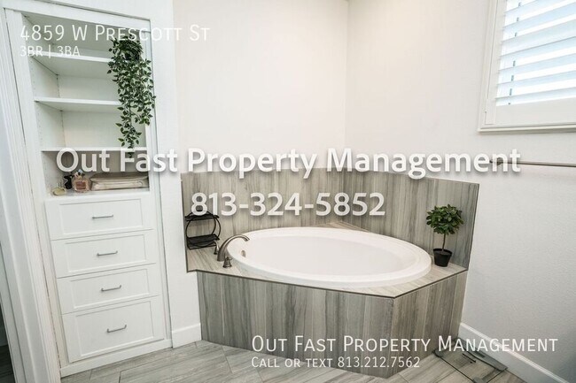 Building Photo - 4859 W Prescott St