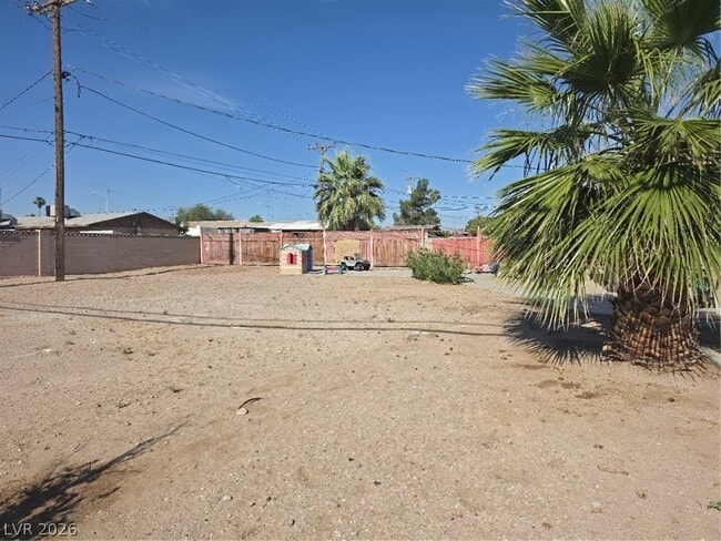 Building Photo - 1809 Putnam Ave