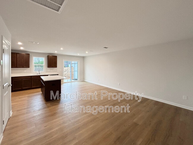 Building Photo - 305 Mancini Dr