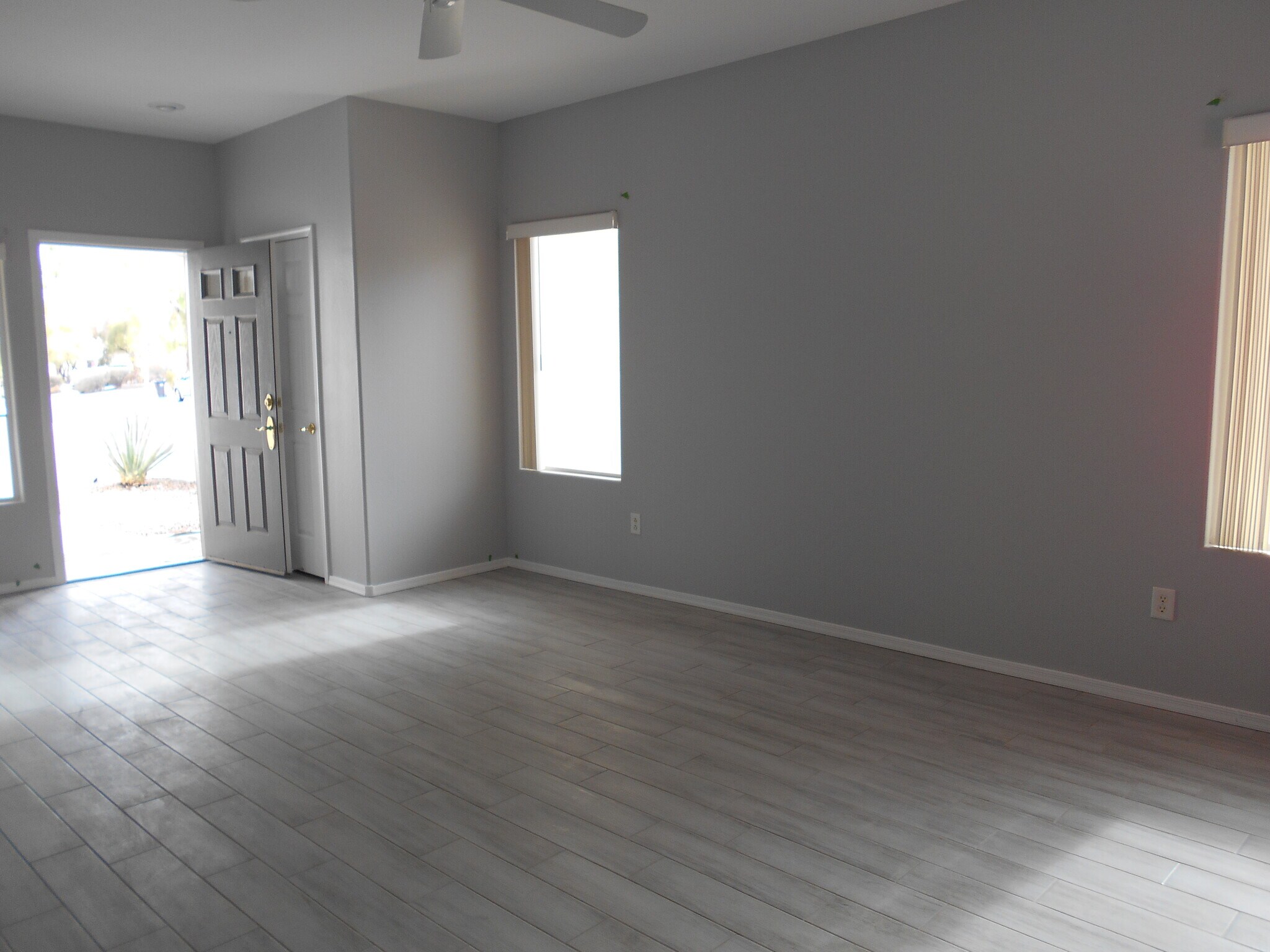 Living room - 1379 Forlana Dr