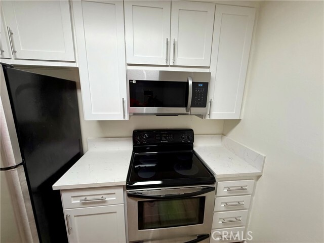 Building Photo - 5850 Benner St
