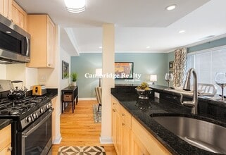 Building Photo - 152 Independence Dr