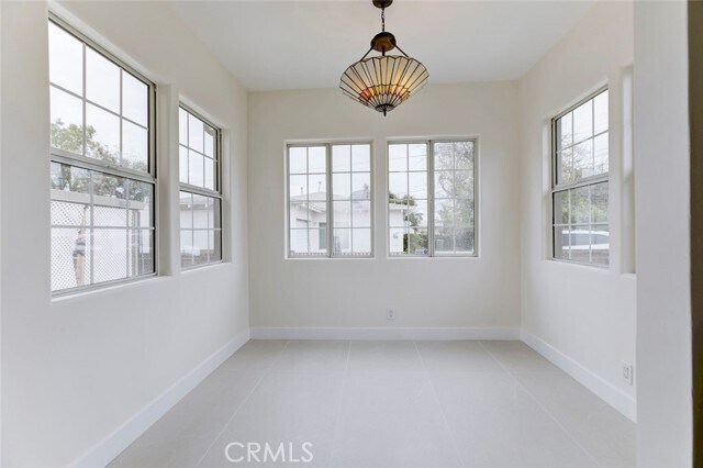 Building Photo - 6622 Varna Ave