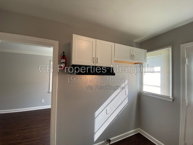 Building Photo - 1190 Inman Cove