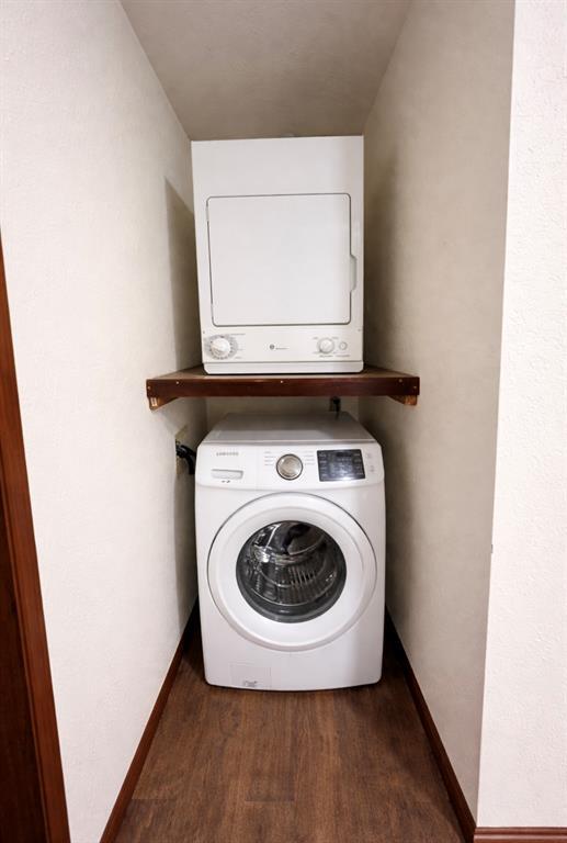 Building Photo - 1901 E Lindsey St