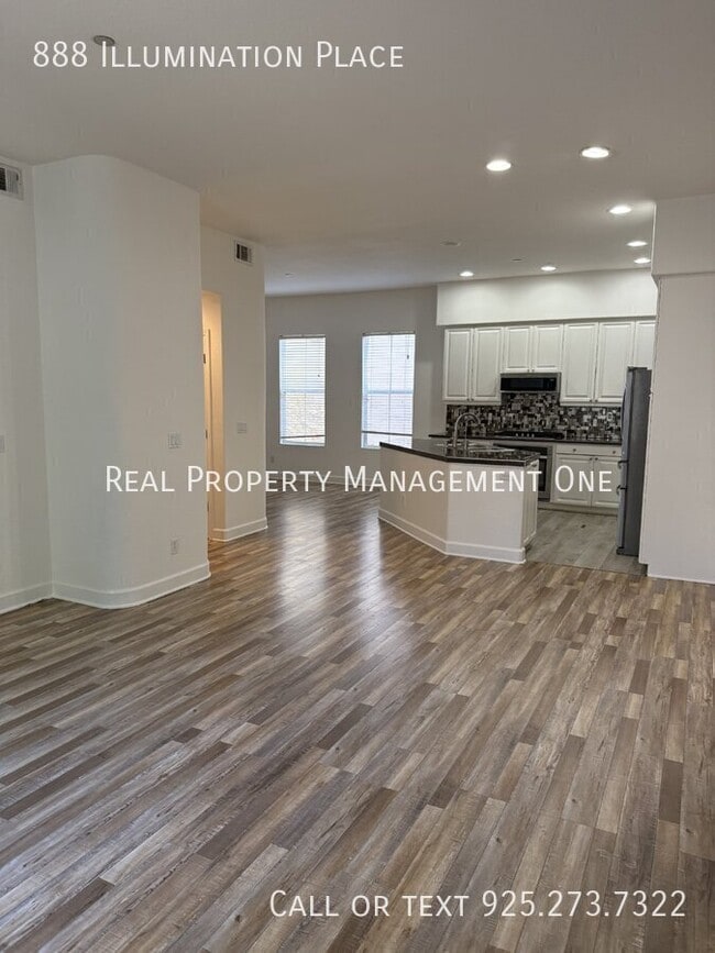 Building Photo - 888 Illumination Pl