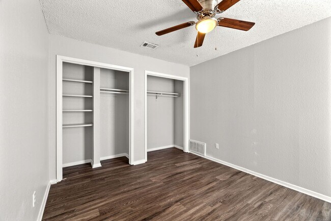 Building Photo - CV-AUS12130 Thompkins