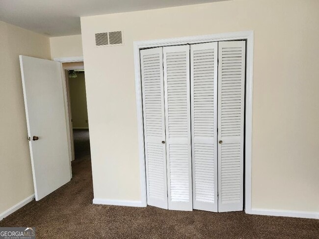 Building Photo - 2325 Wexford Dr