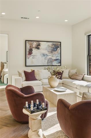 Building Photo - 1530 Meeting St