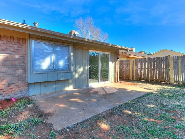 Building Photo - 6628 Laurel Dr