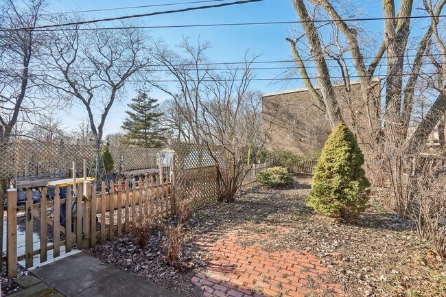 Building Photo - 414 Skokie Ct