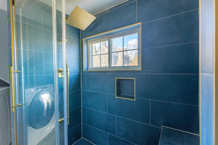 Building Photo - 310 Marsonia St