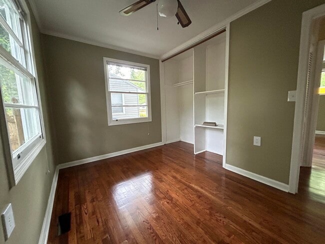 Building Photo - 408 Palm Dr S