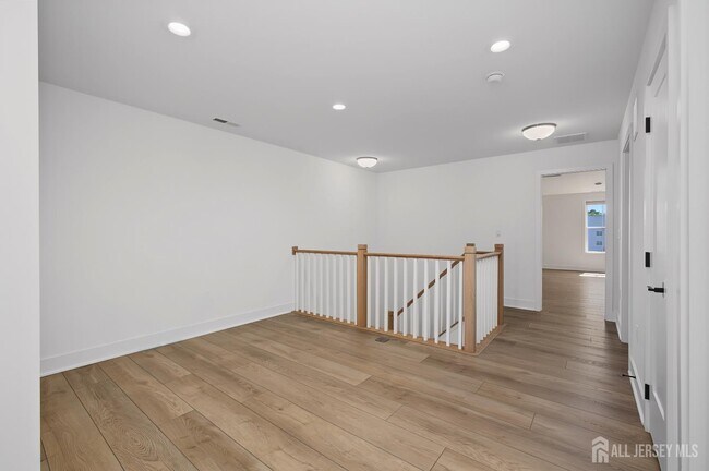 Building Photo - 30 Cloverleaf Ln