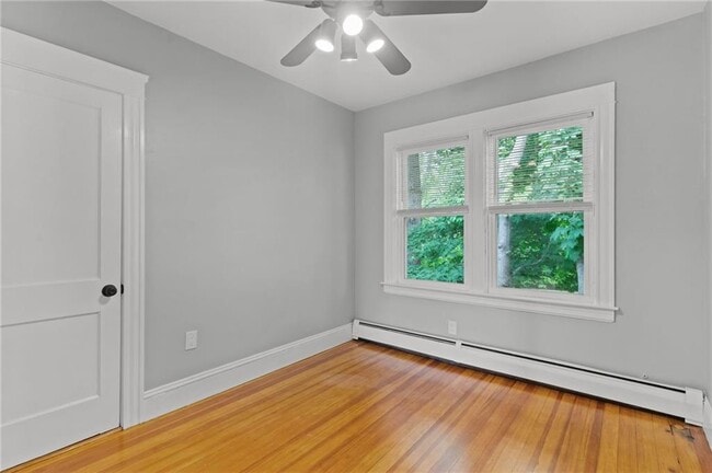 Building Photo - 100 De Pinedo St