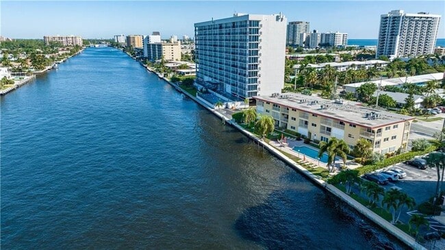 Building Photo - 505 N Riverside Dr