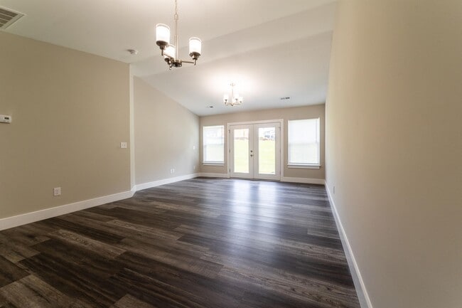 Building Photo - 916 Sparrow Ln