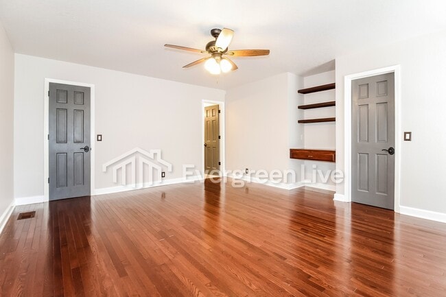 Building Photo - 2020 Sunflower St