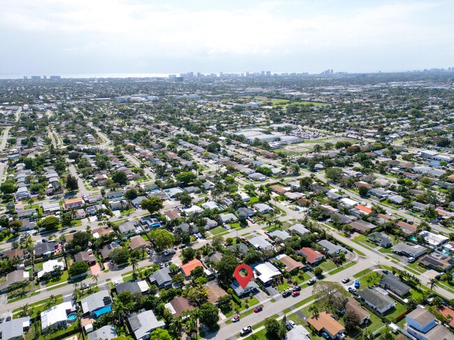 Building Photo - 5840 NE 1st Terrace