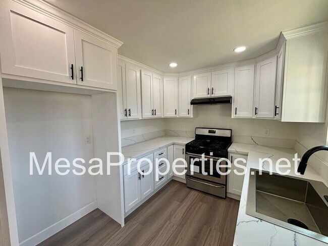 Building Photo - 1617 Fairfax Ct