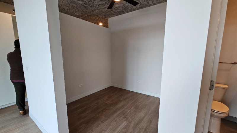 Building Photo - 208 W Chicago Ave