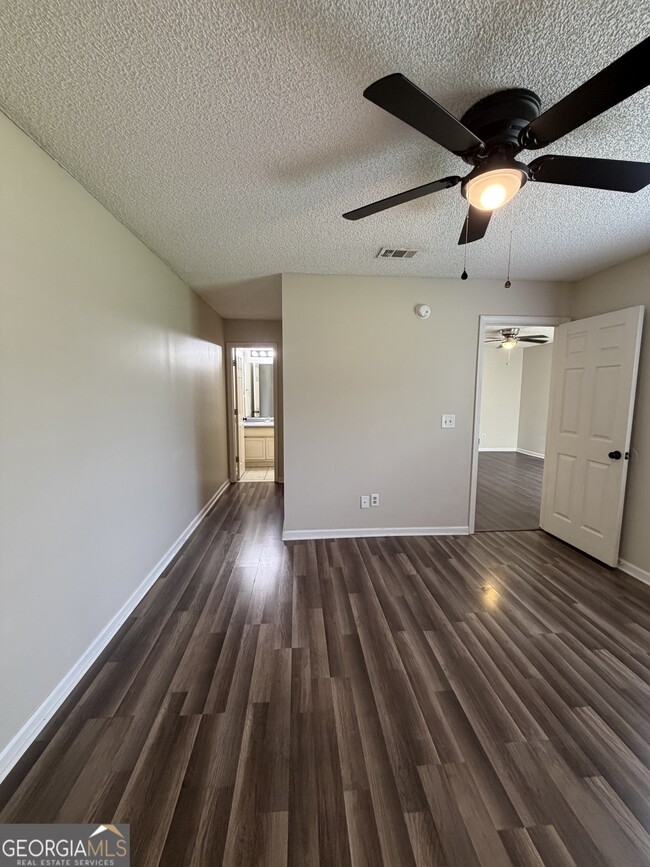 Building Photo - 23 Talbot Ct