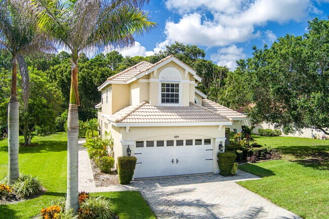 Building Photo - 609 SW St Thomas Cove