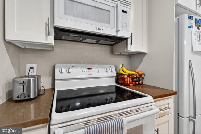 Building Photo - 3307 Wyndham Cir