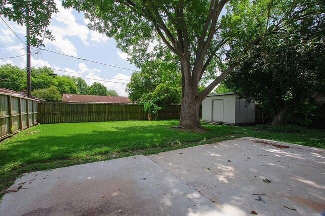 Building Photo - 4205 Ember Ln