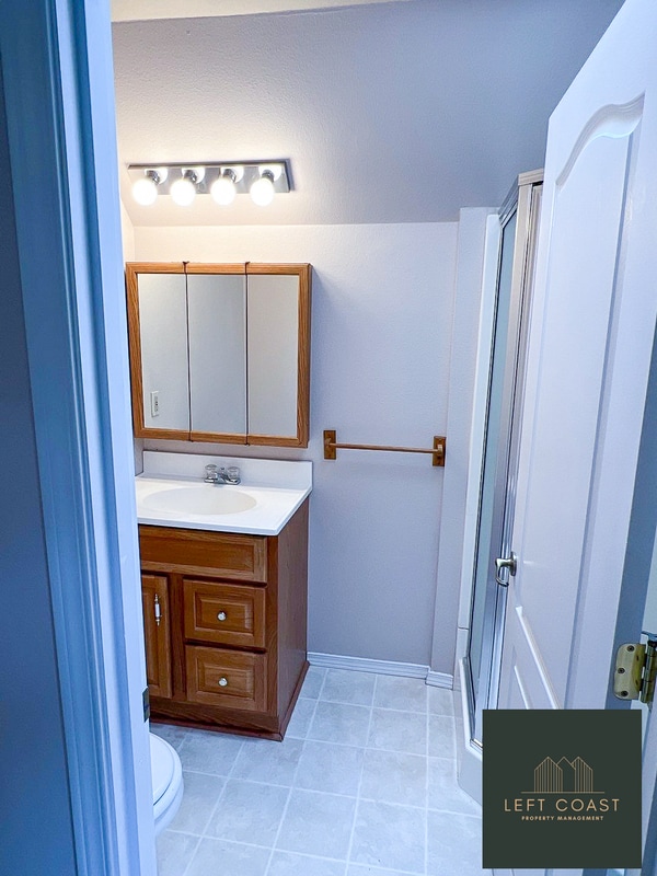 Building Photo - 6314 SW Harbor Ave