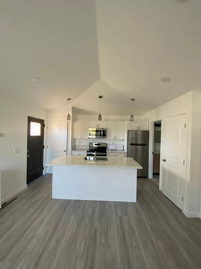 Building Photo - NEW CONSTRUCTION 1 BEDROOM ADU WITH LAUNDR...