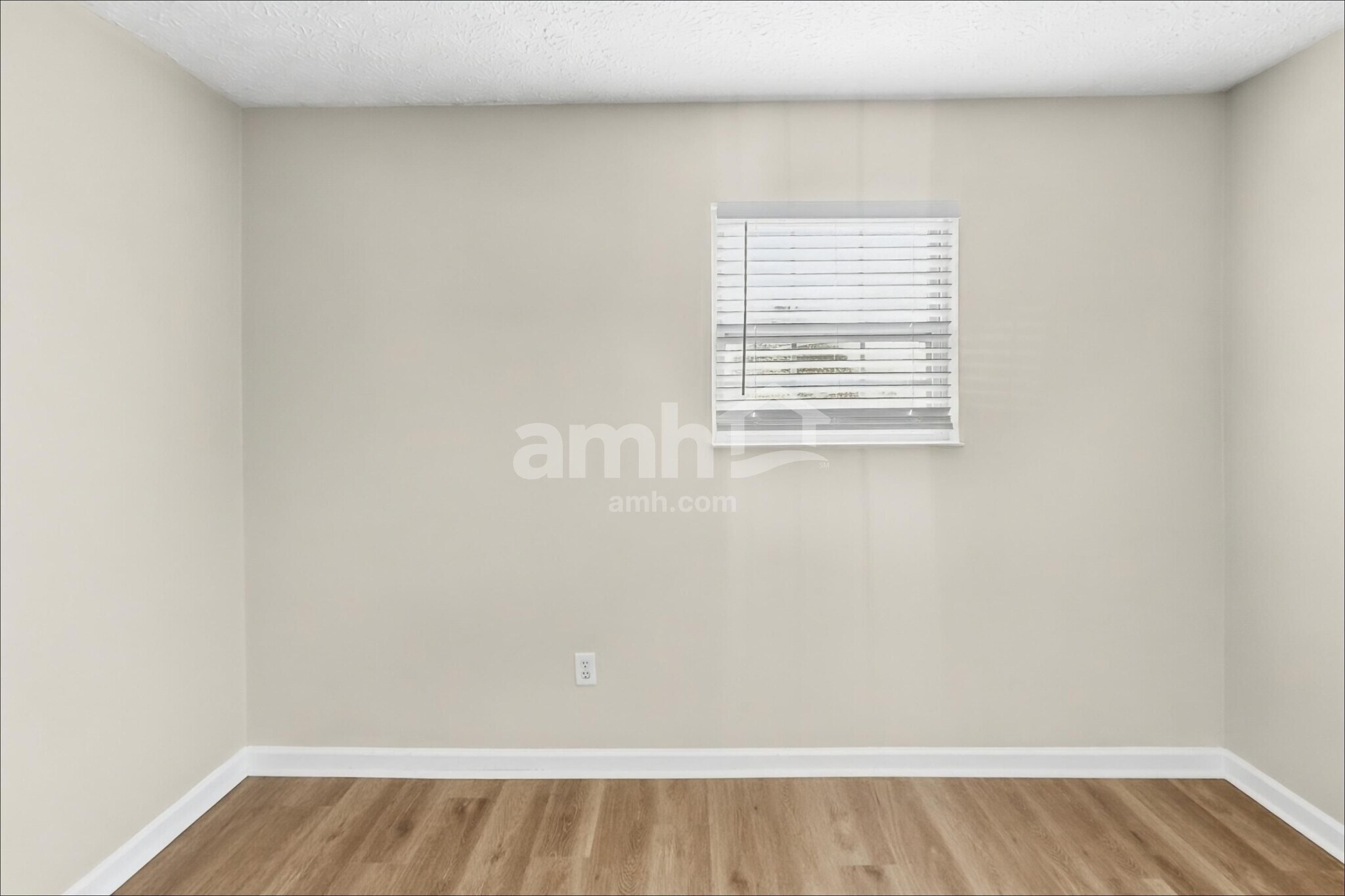 Building Photo - 368 Evergreen Cir