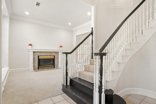 Building Photo - 1917 Cresson Dr