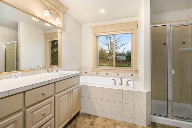 Building Photo - 23530 NE 13th Pl