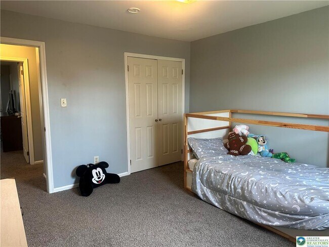 Building Photo - 4591 N Hedgerow Dr