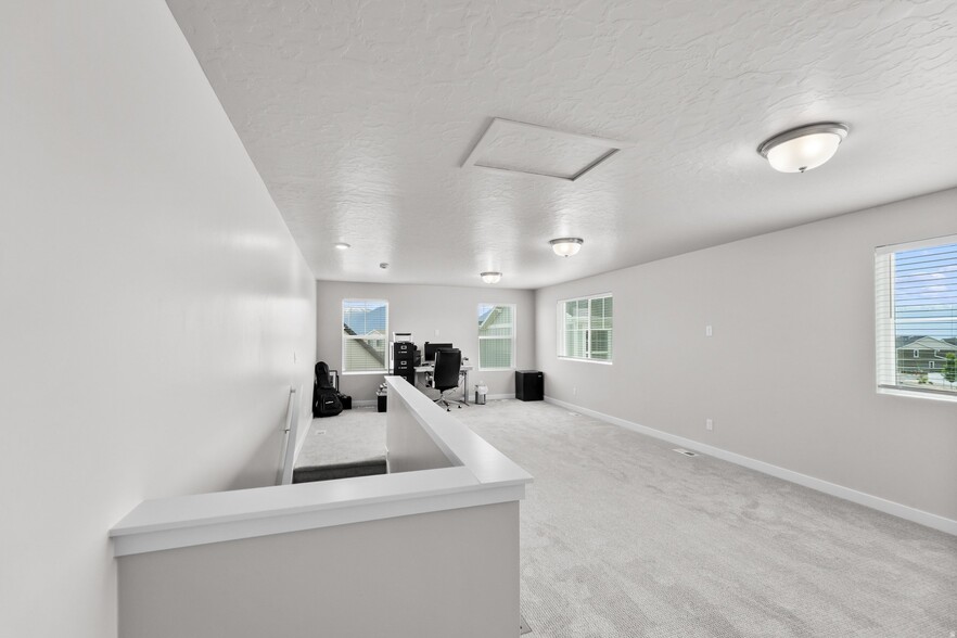 Building Photo - 41 E Brushy Canyon St