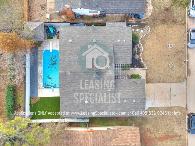 Building Photo - Warr Acres 3 Bed 2 Bath Home with a Pool!!