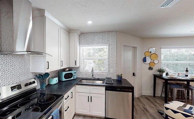 Building Photo - 1912 Morrill St