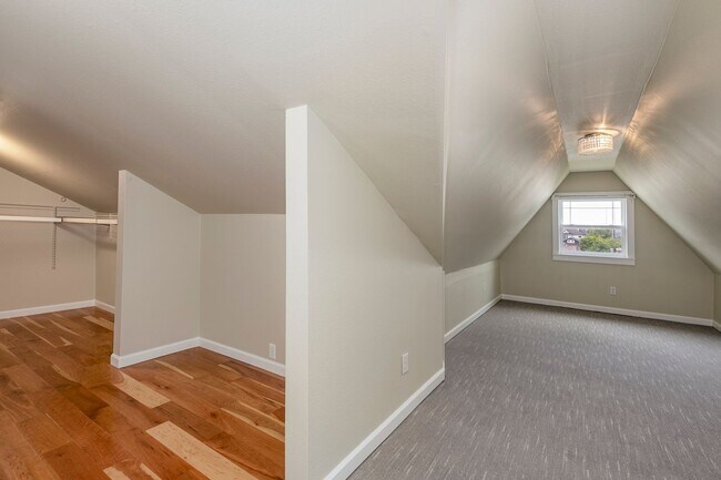 Building Photo - Beautiful Historic Multi Generational home in Heart of Snohomish