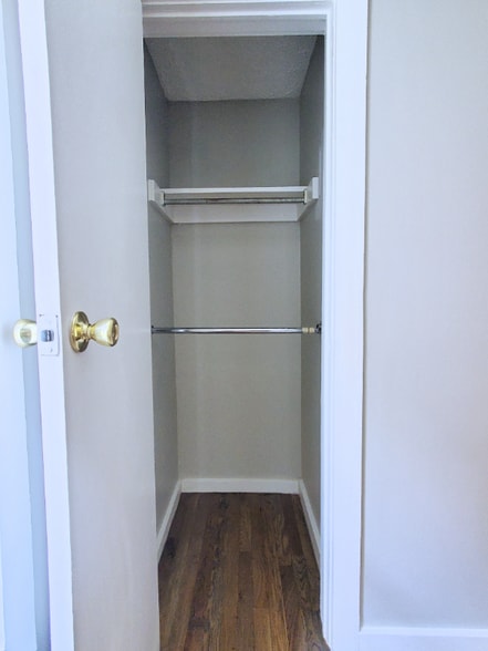 Building Photo - 90 E 8th Ave