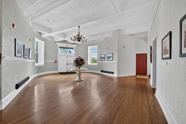 Building Photo - Welcome to the Baynard House; Elegant, Spacious & Bright Showing- Showing Sunday 7/26 9:30am-9:45am