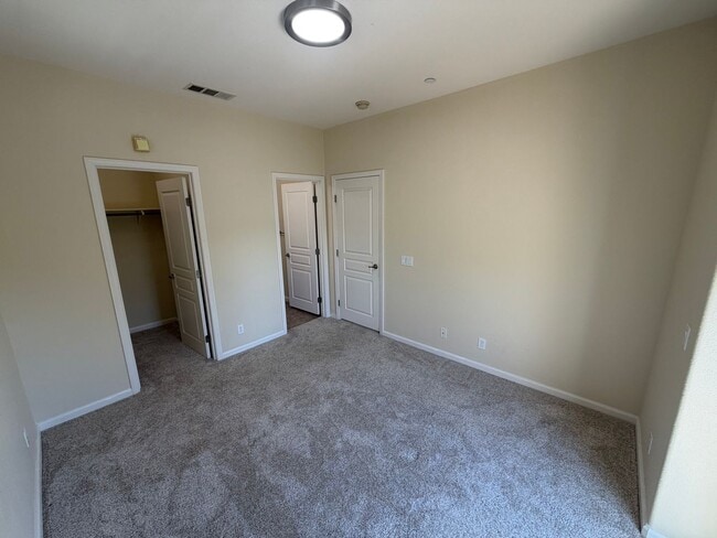 Building Photo - 5028 Ocean Ln