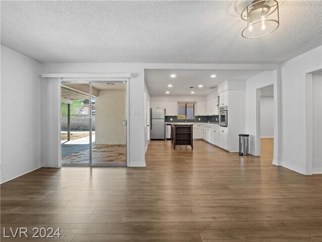 Building Photo - Spectacular Vintage 3Bed/2Bath Las Vegas h...