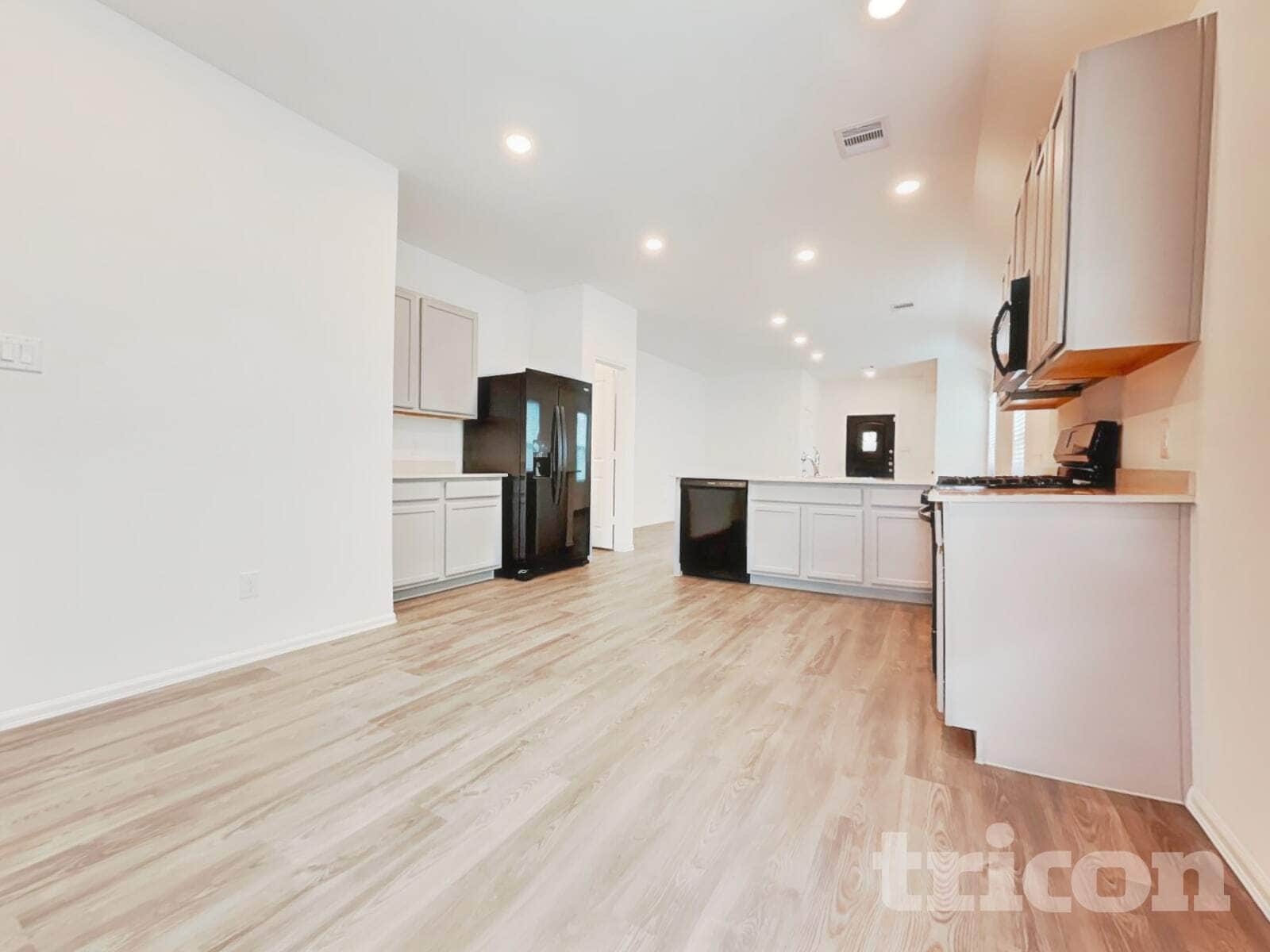 Building Photo - 212 Seven Pnes Dr