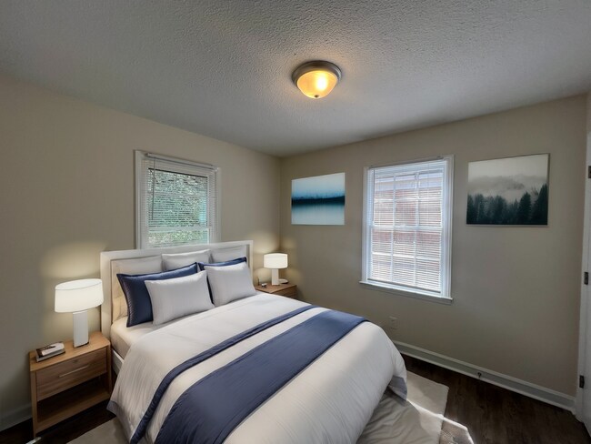 Building Photo - 3 Bedroom close to Uptown