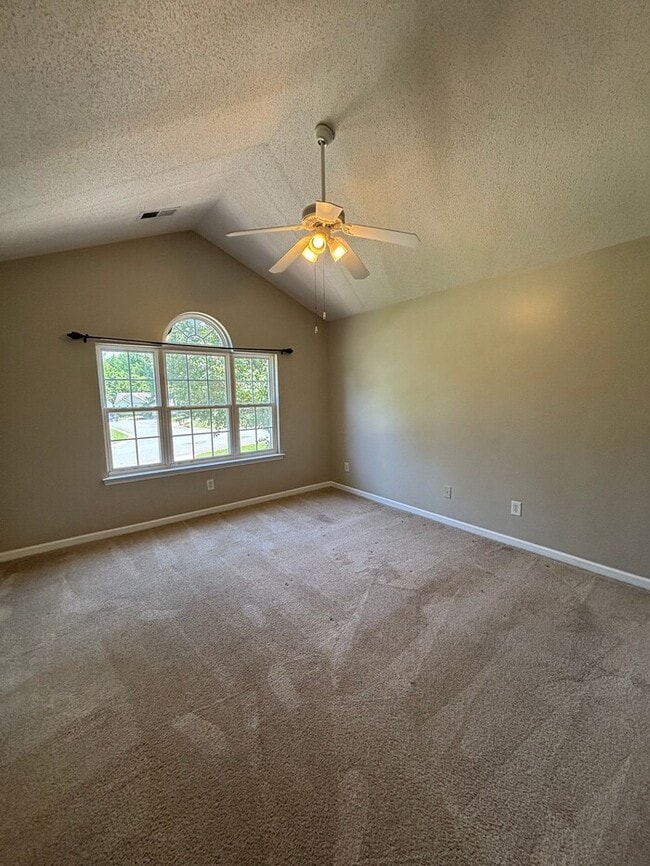 Building Photo - Spacious 3 bedrooms 2 ½ bath home in Rolli...