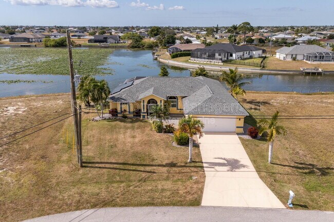 Building Photo - 304 NW 12th Ln