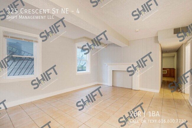 Building Photo - 325 Crescent St NE